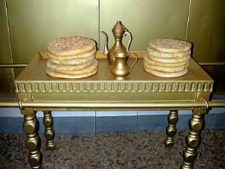 This the table with the twelve loafs every shabbat